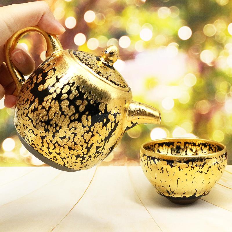 金色茶壺